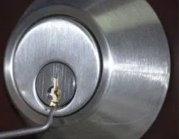 Galaxy Locksmith Store Saint Paul, MN 651-436-2873 - 7-Broken-Key-Extraction